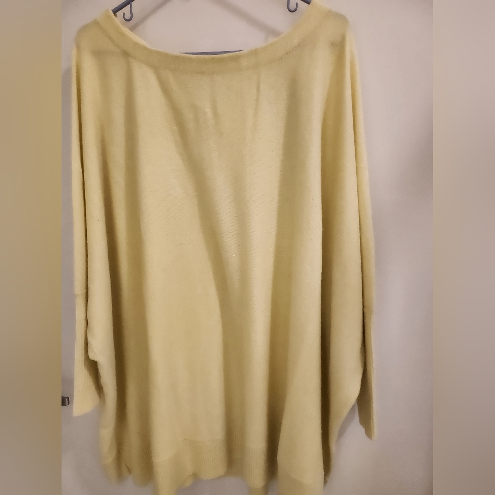 Diane Von Furstenberg Cross back Cashmere Sweater, Yellow Sizw M/L